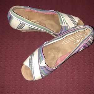 TOMS wedges